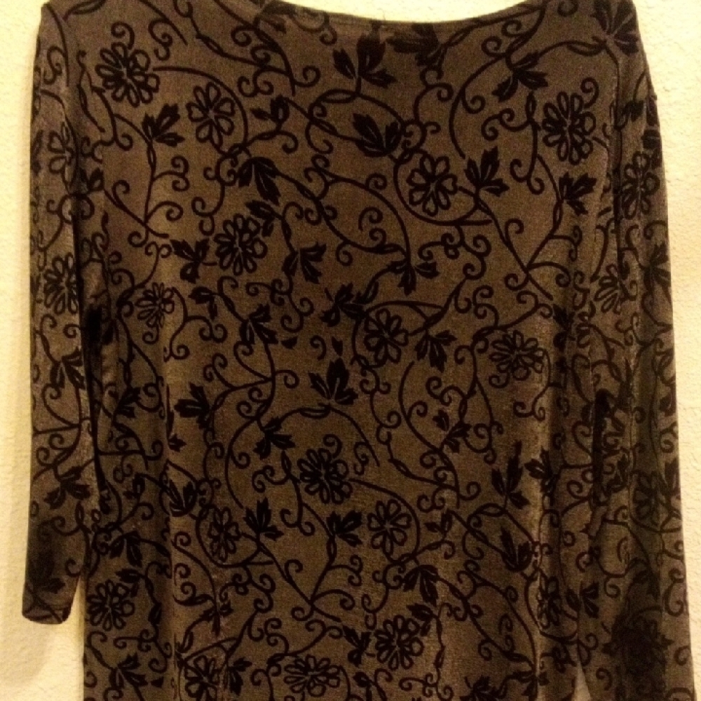 Floral Patterned Black and Gray Women's Top - Picture 4 of 4